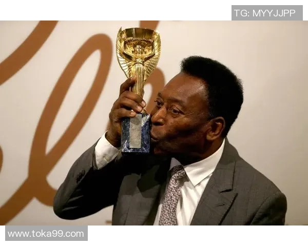 十几岁开始练球成为巨星:少年踢出足坛传奇