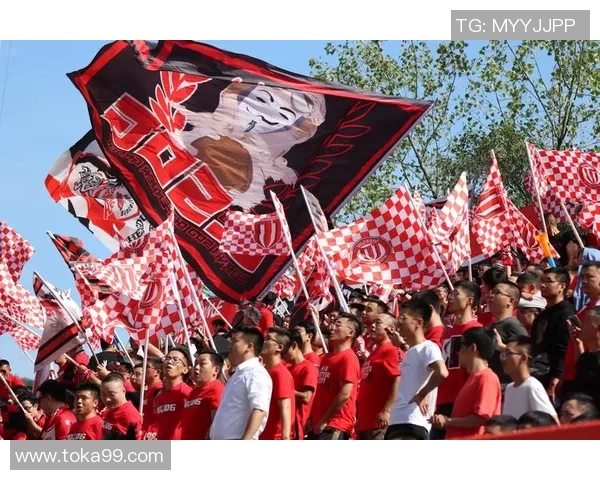 足球巨星生日大盘点 揭秘那些特别的诞生日期与传奇故事