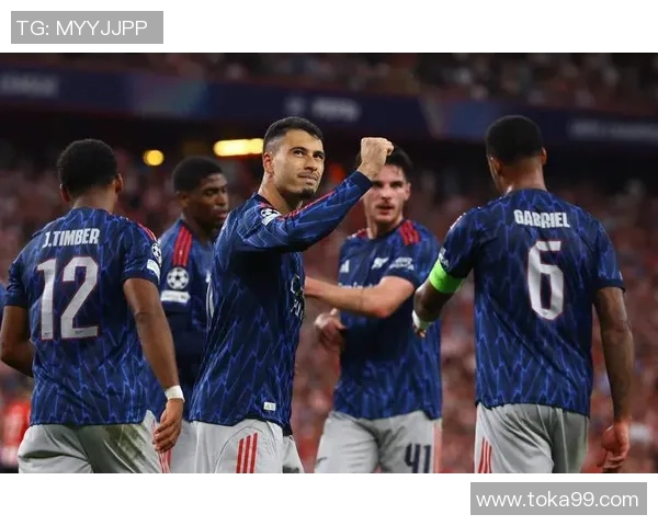 马丁作为足球明星的成长历程及其在所属球队的影响力分析